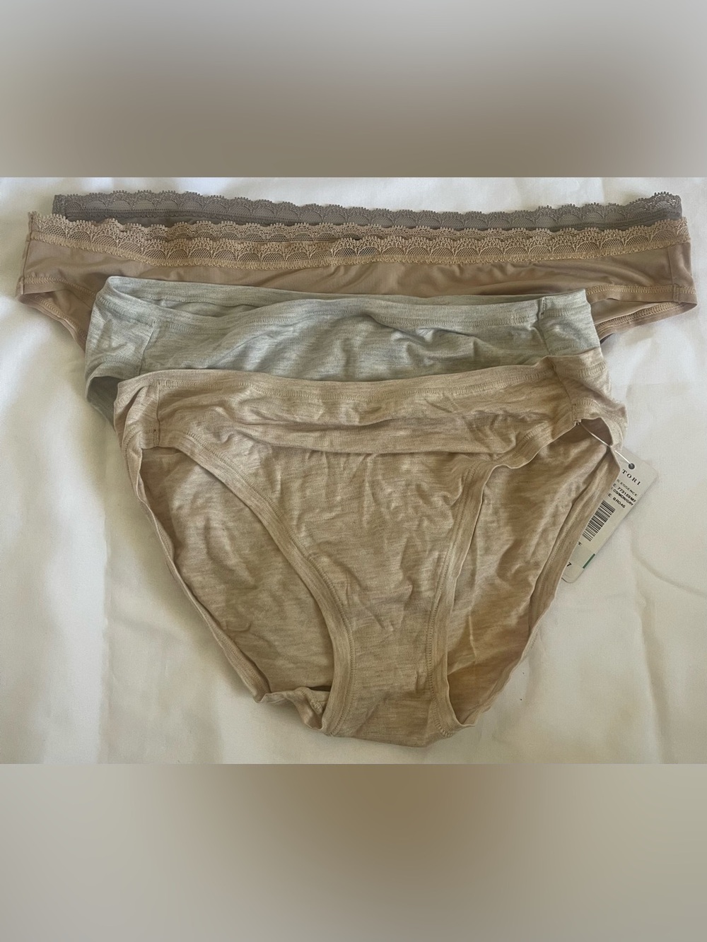 Natori Women’s Panties Lot of 4 Size Large Bikini Lace Modal Nude Gray NWT NWOT